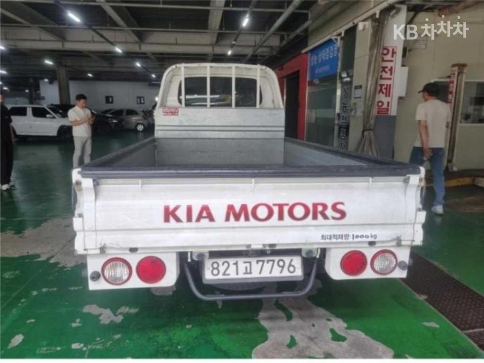 2020 - kia bongo iii