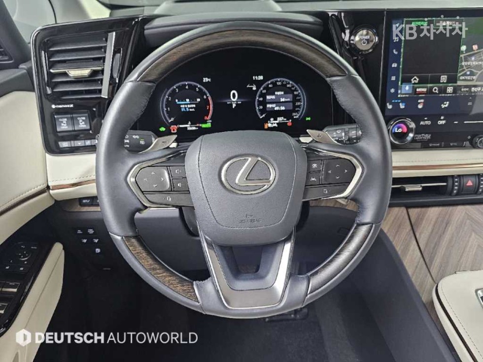 Lexus LM — miniaturë 13