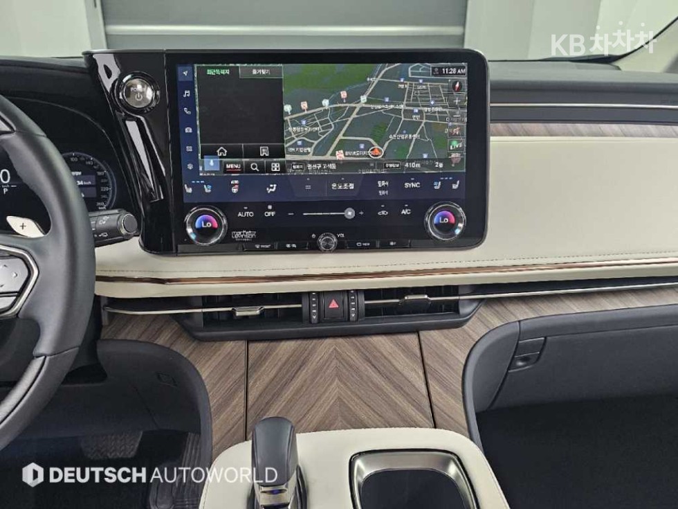 Lexus LM — miniaturë 14