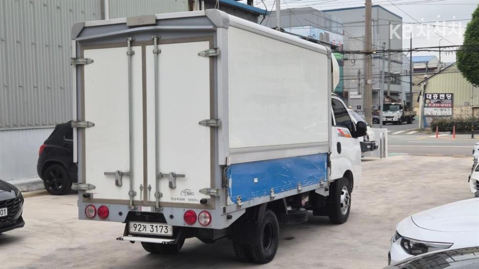 2019 - kia bongo iii