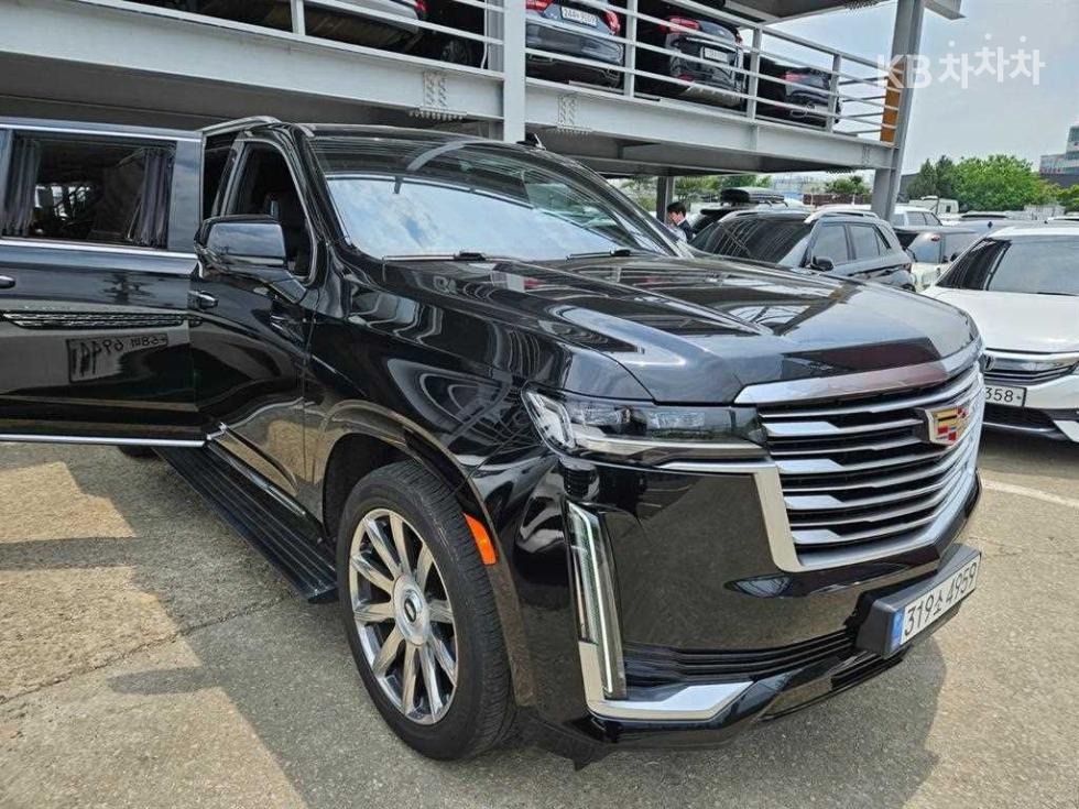 2021 Cadillac ESCALADE(5) photo