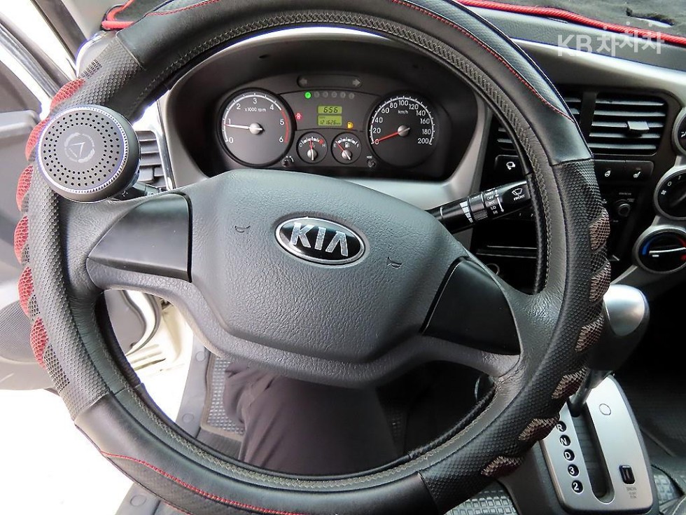 2014 - kia bongo iii