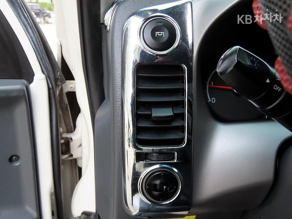 2014 - kia bongo iii