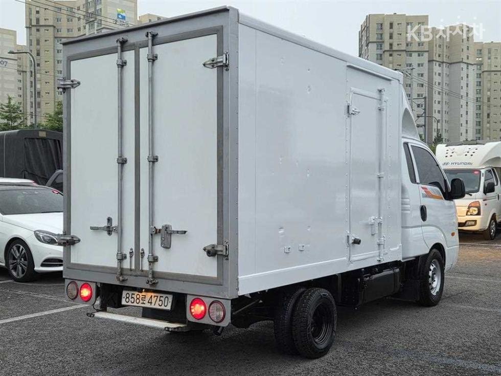 2018 - kia bongo iii