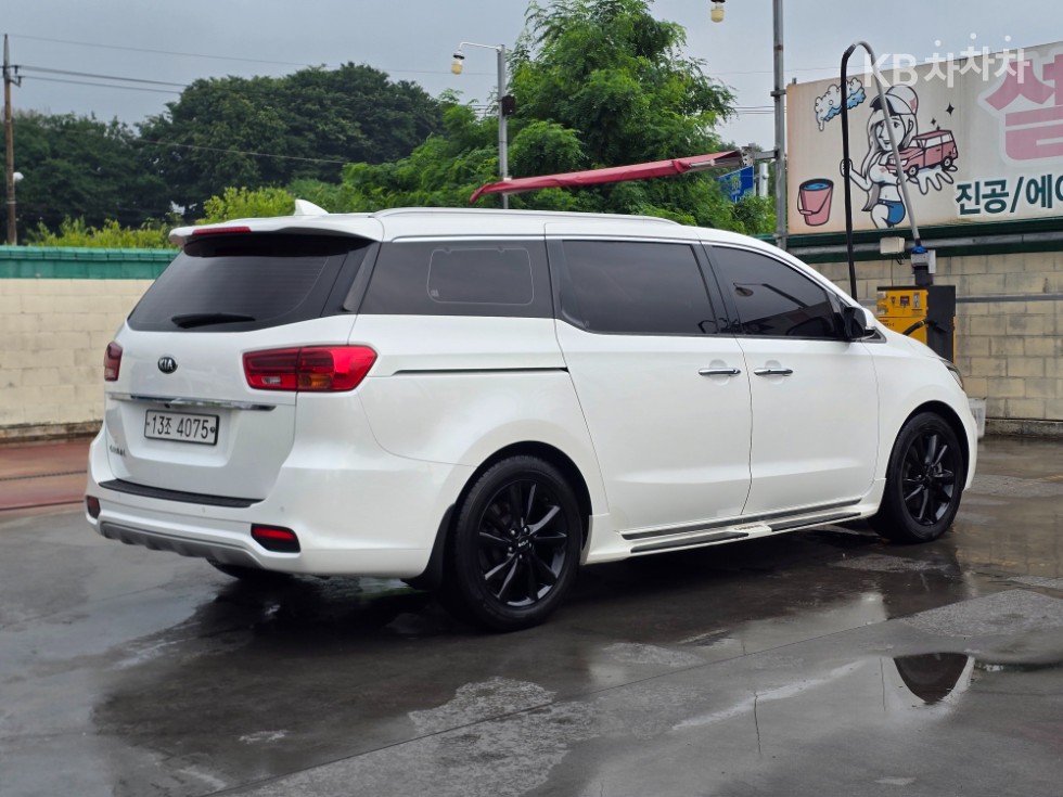 2019 - kia carnival