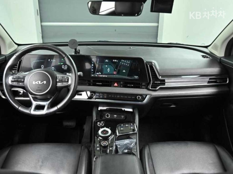2023 - kia sportage