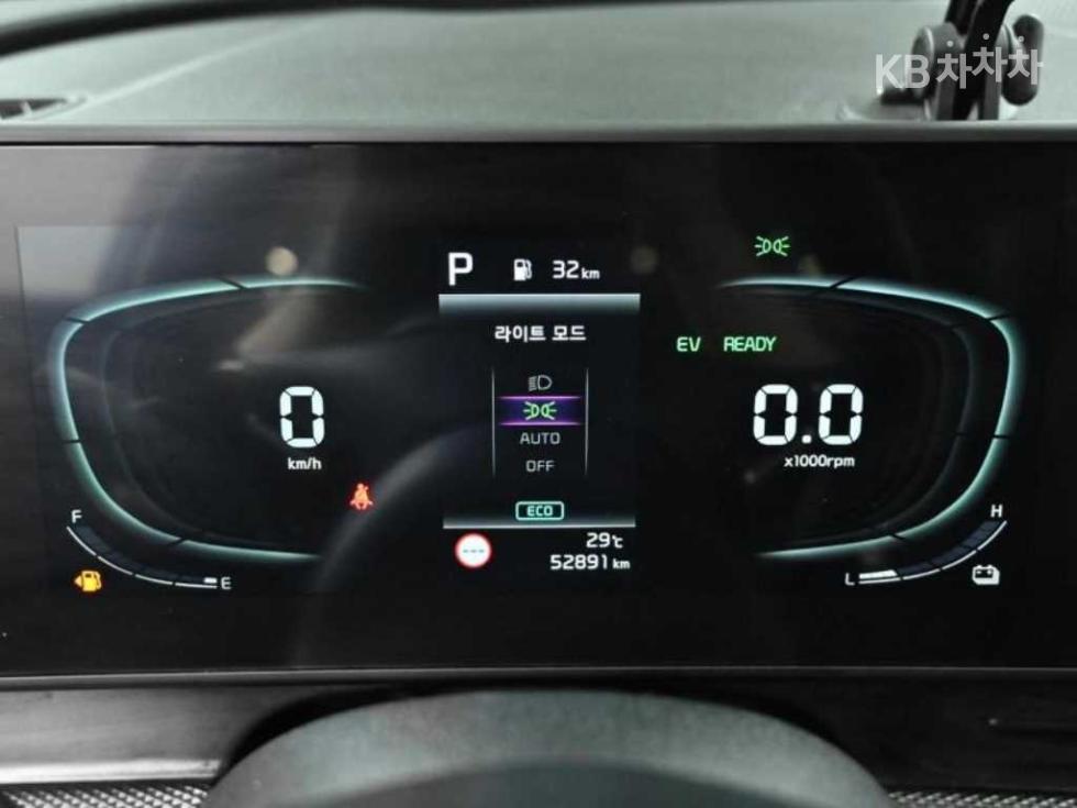 2023 - kia sportage