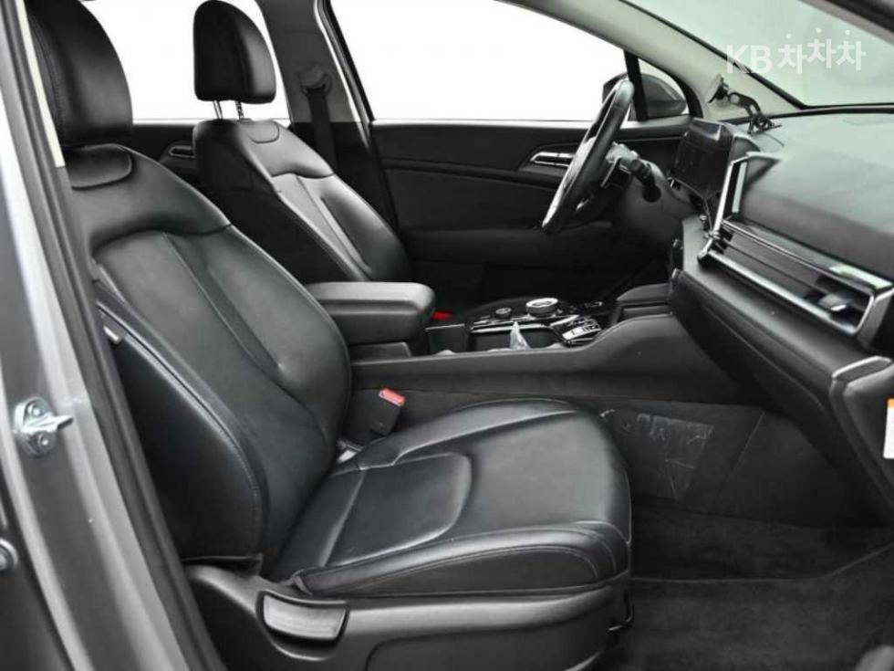 2023 - kia sportage