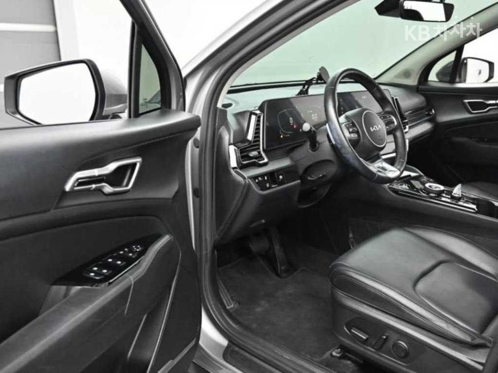 2023 - kia sportage