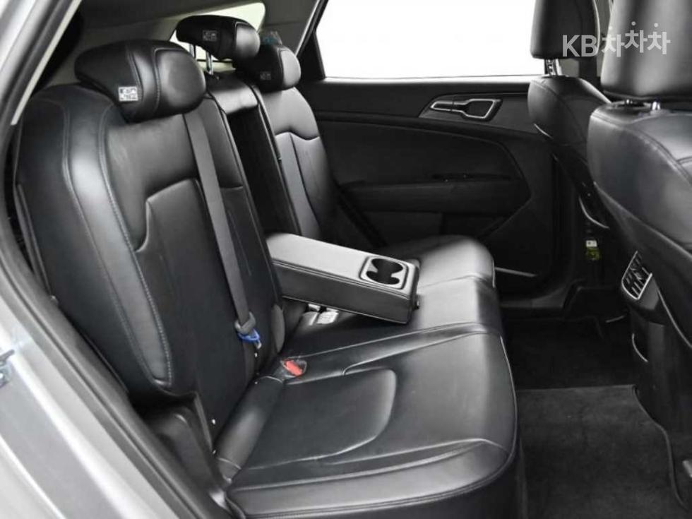 2023 - kia sportage