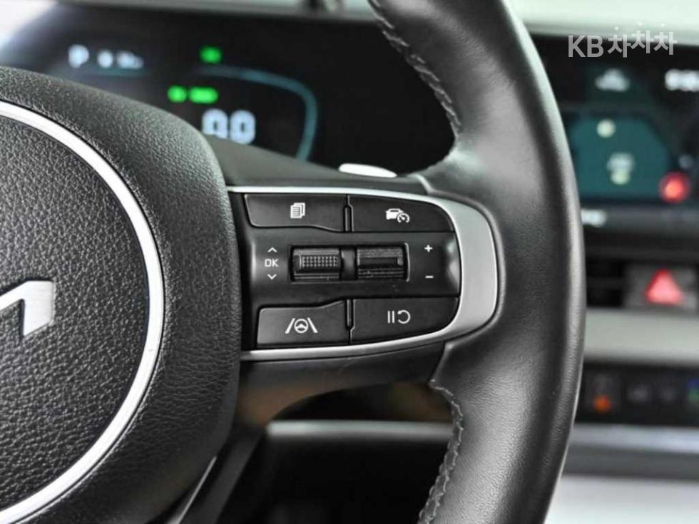 2023 - kia sportage