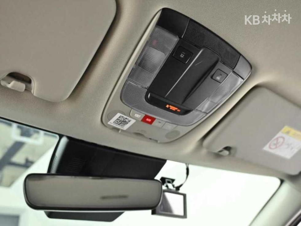 2023 - kia sportage