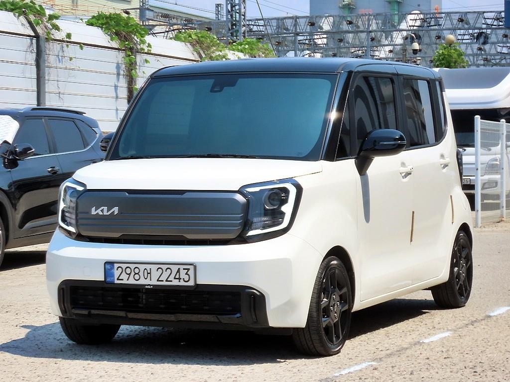 2023 - kia kia