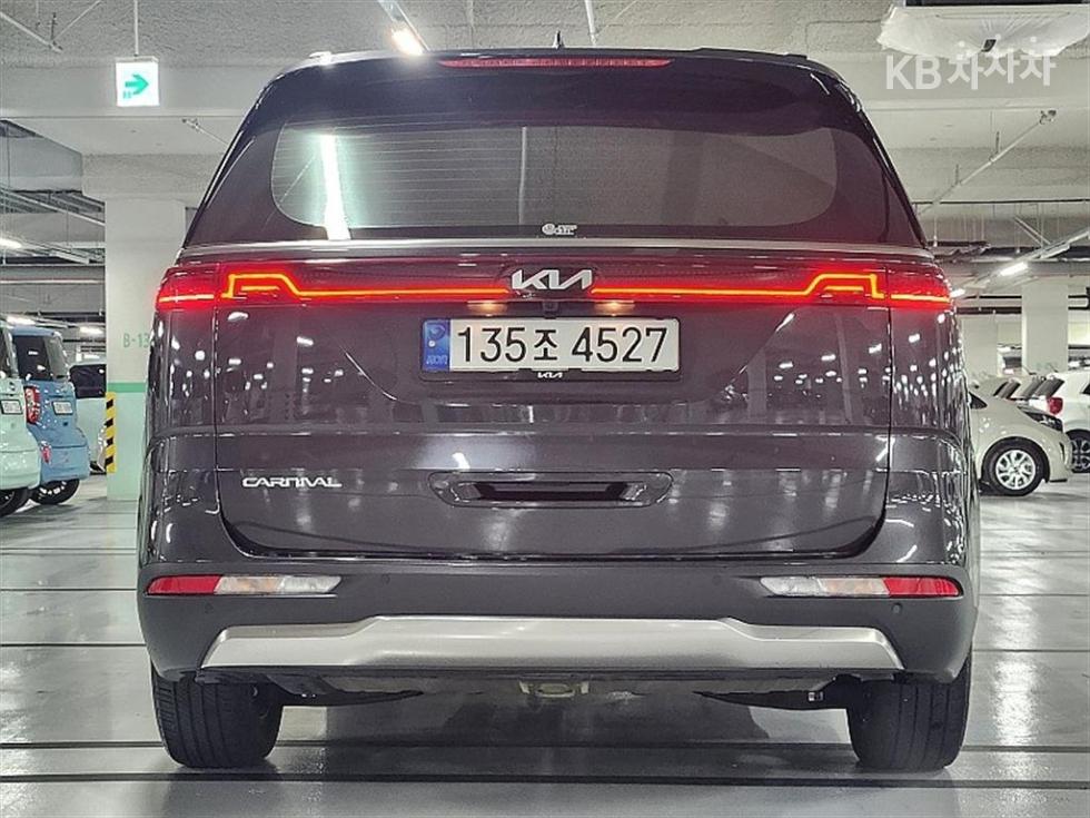 2023 - kia carnival