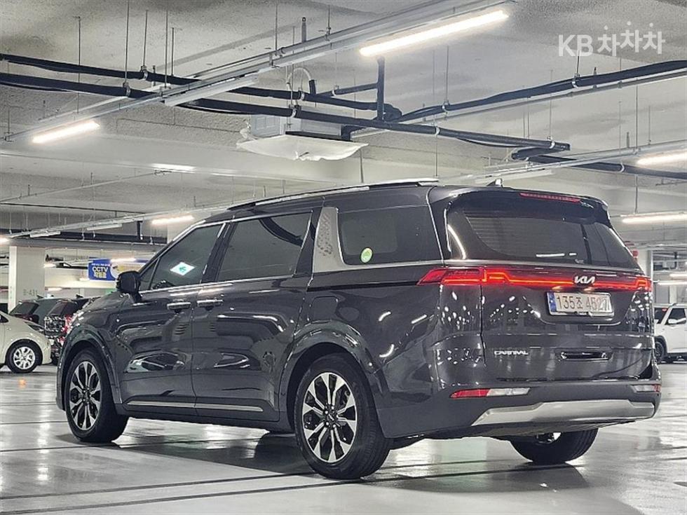 2023 - kia carnival