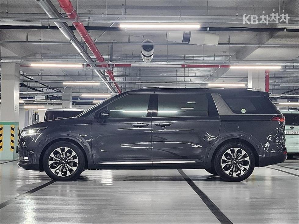 2023 - kia carnival