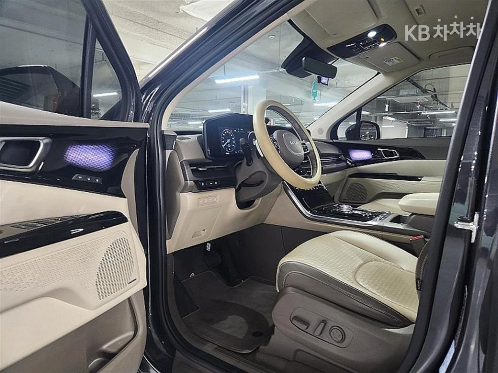 2023 - kia carnival