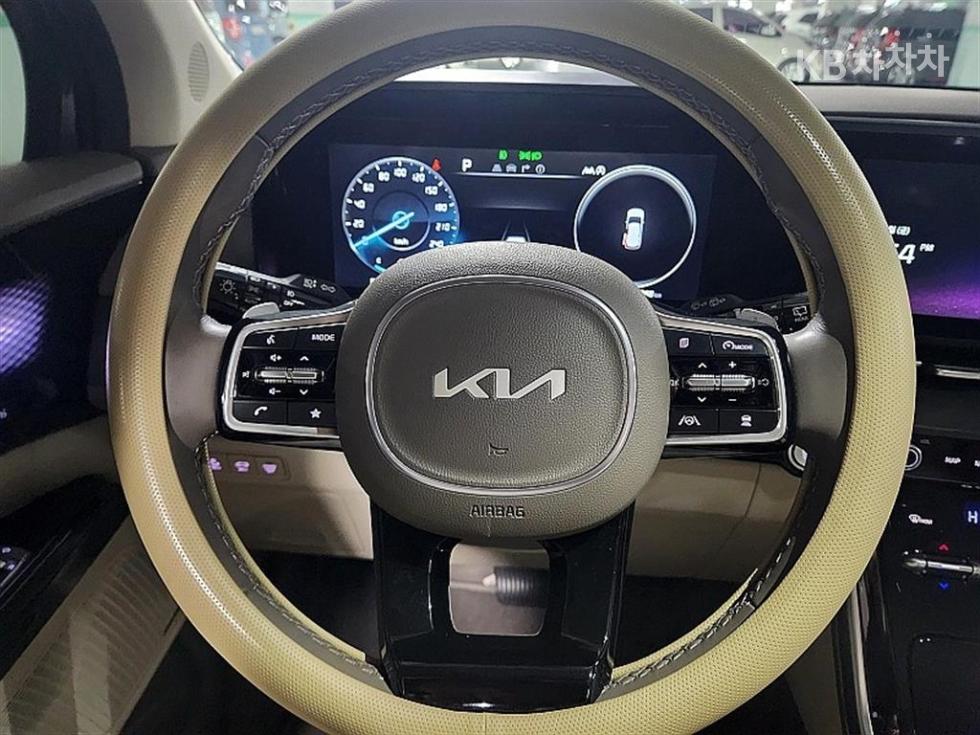 2023 - kia carnival