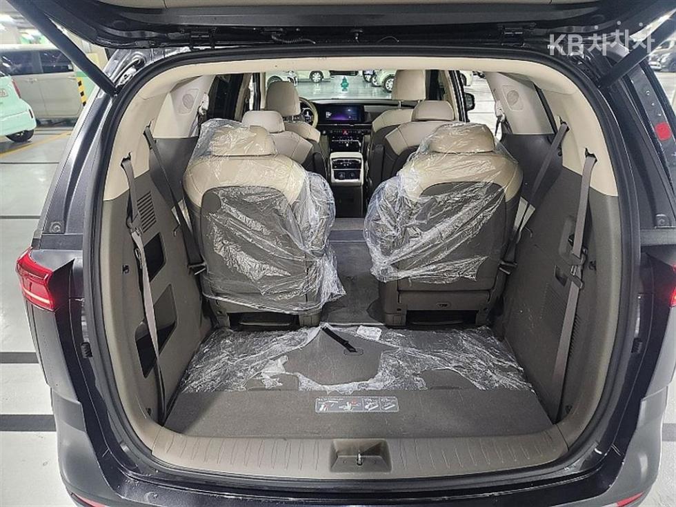 2023 - kia carnival