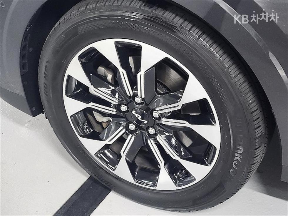 2023 - kia carnival