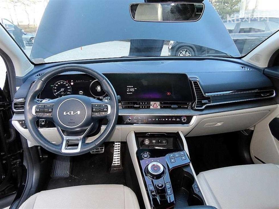 2023 - kia sportage
