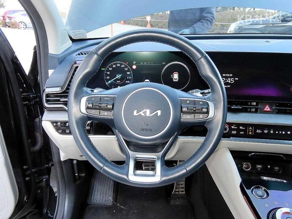 2023 - kia sportage