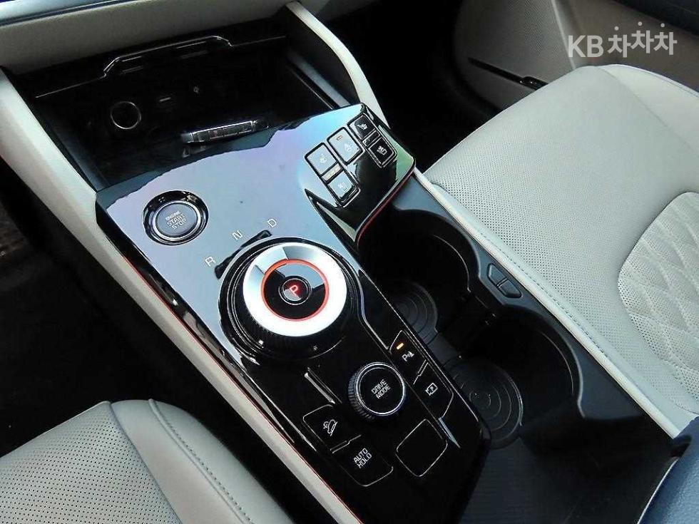 2023 - kia sportage