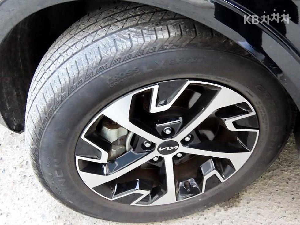 2023 - kia sportage