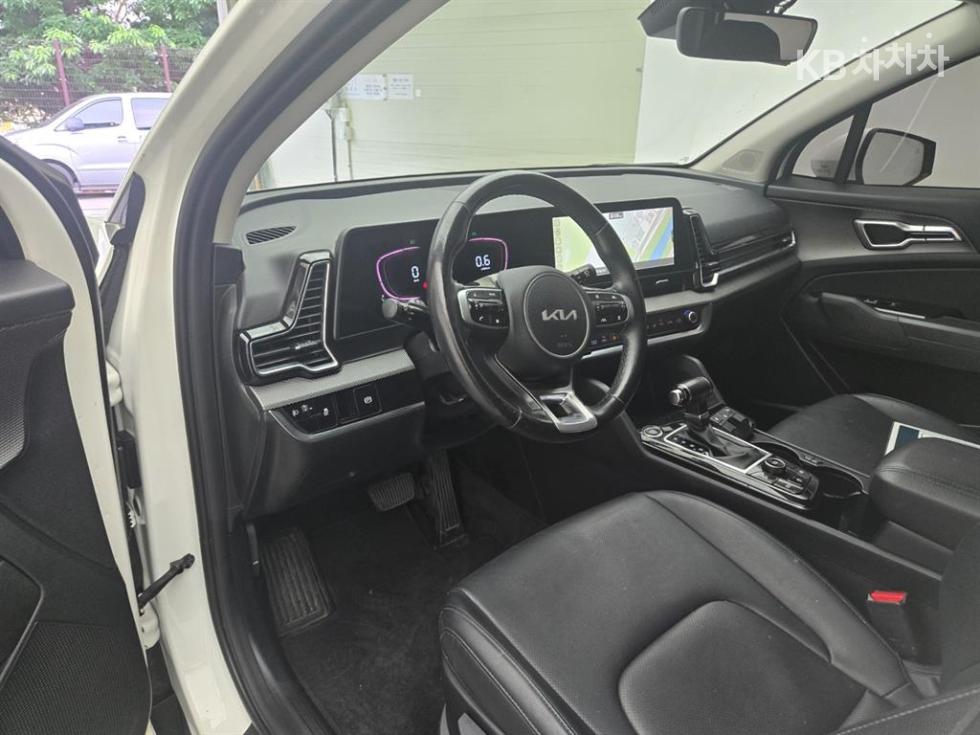 2022 - kia sportage