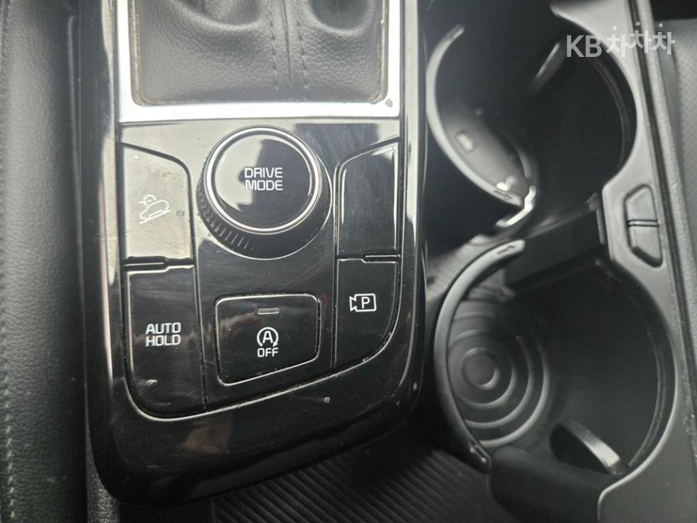 2022 - kia sportage