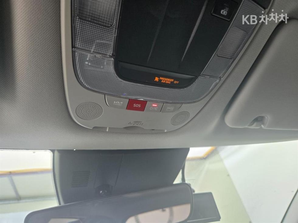 2022 - kia sportage