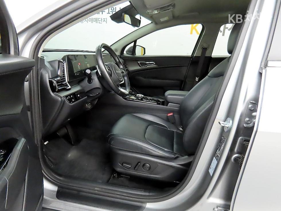 2023 - kia sportage