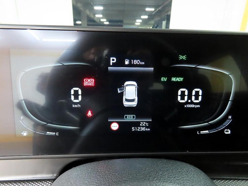2023 - kia sportage