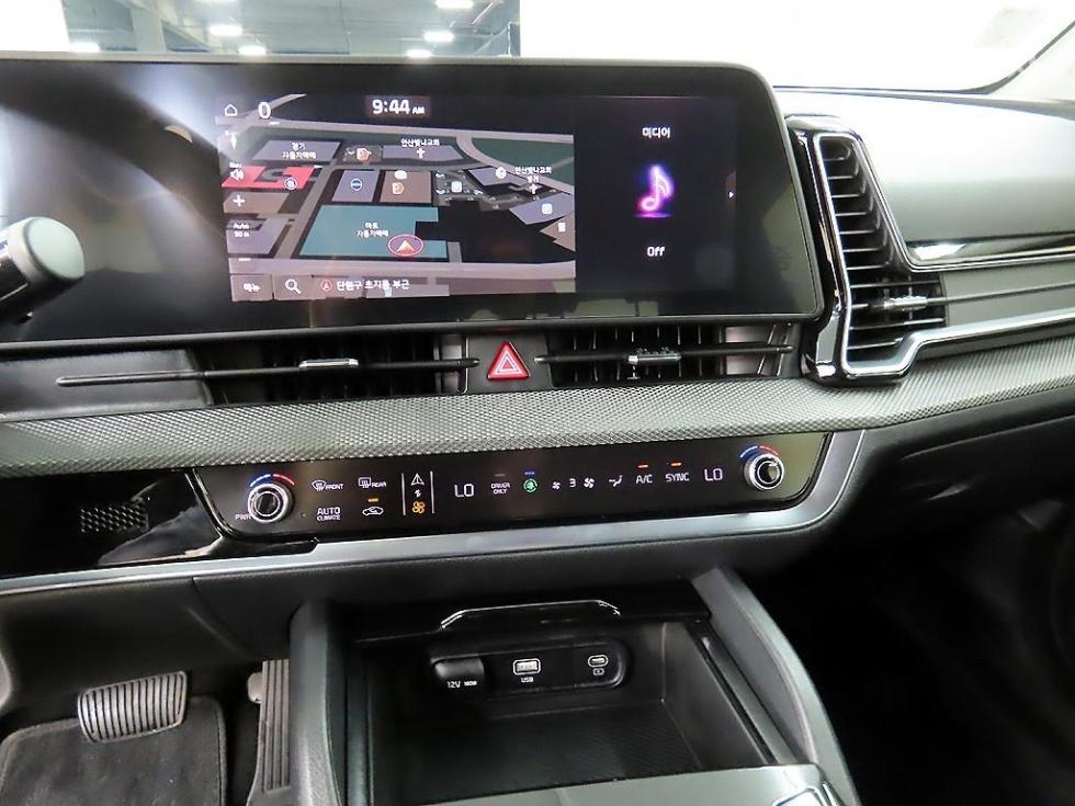 2023 - kia sportage