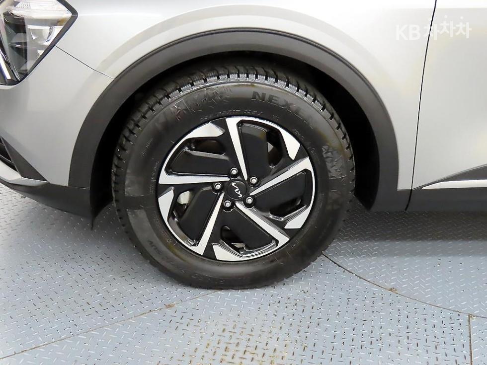 2023 - kia sportage