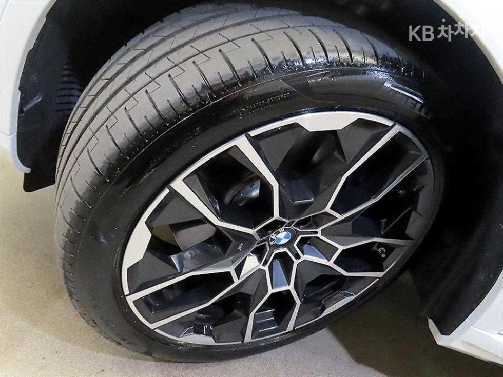 BMW X5 — miniaturë 20