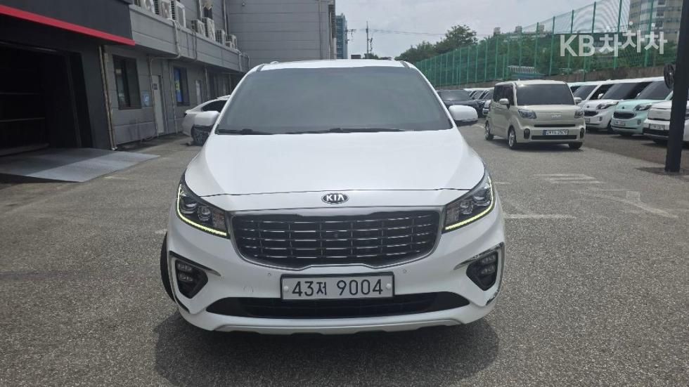 Kia Carnival — miniaturë 2