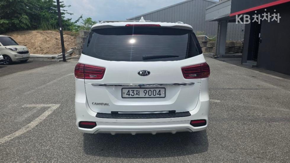 Kia Carnival — miniaturë 7