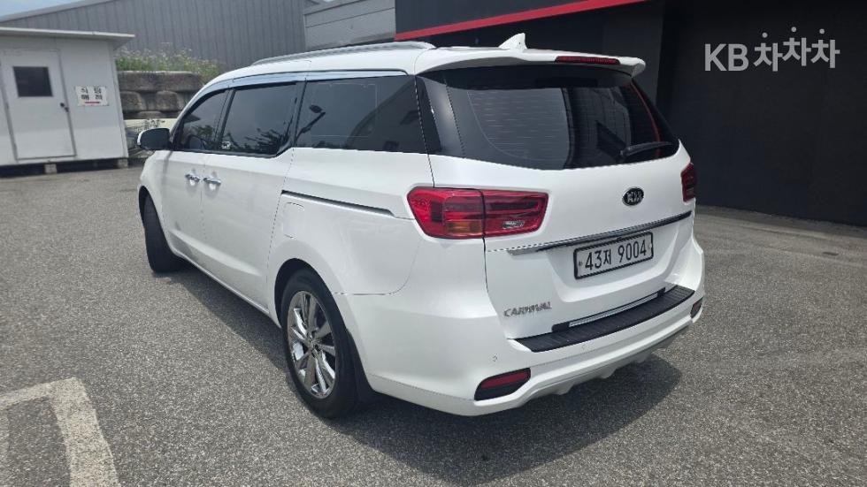 Kia Carnival — miniaturë 8