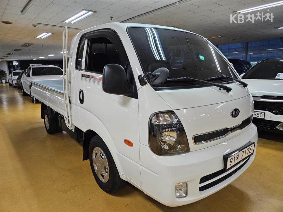 2016 - kia bongo iii