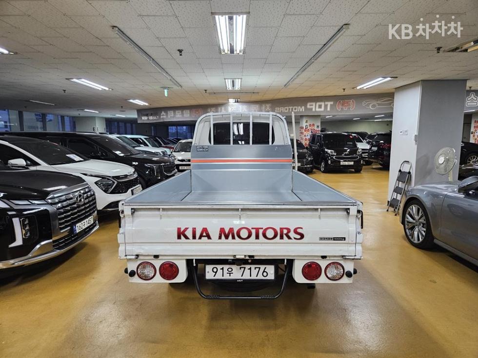 2016 - kia bongo iii