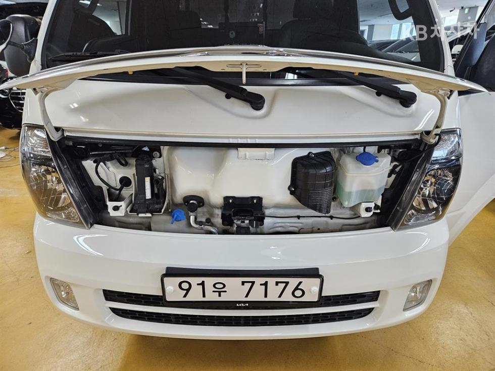 2016 - kia bongo iii