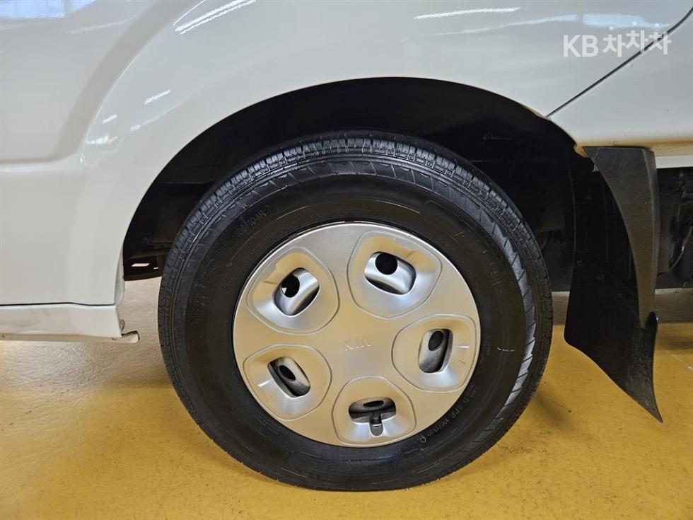 2016 - kia bongo iii