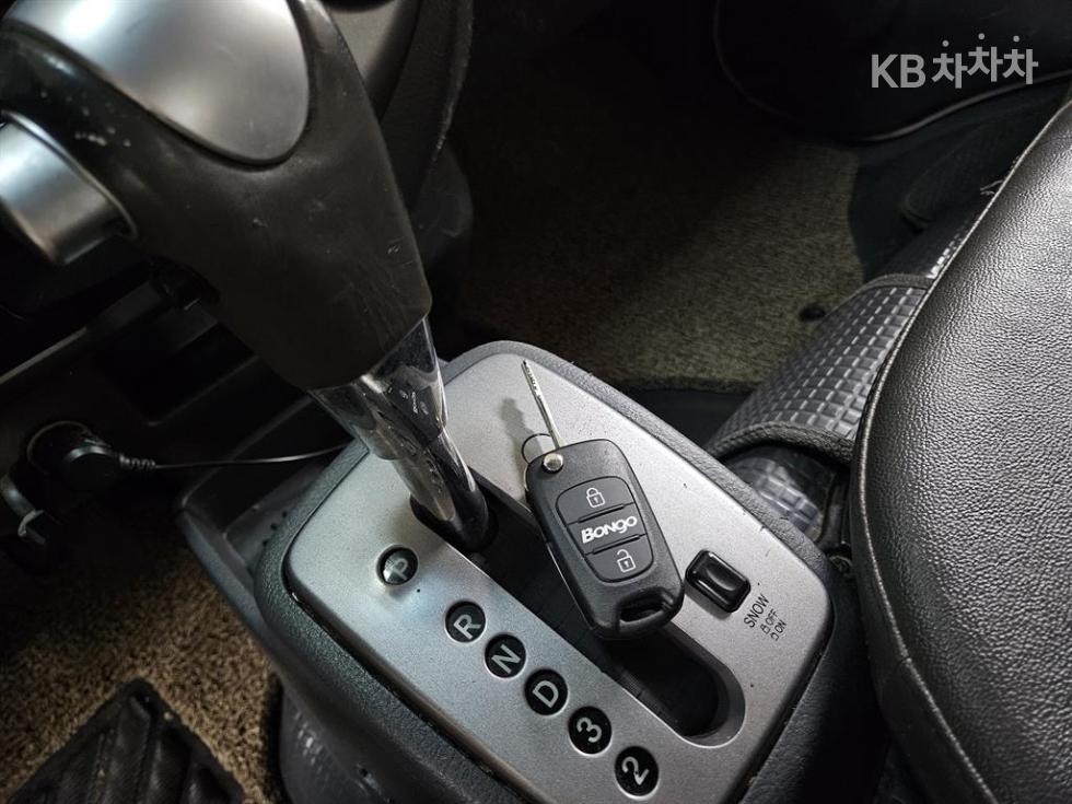 2016 - kia bongo iii