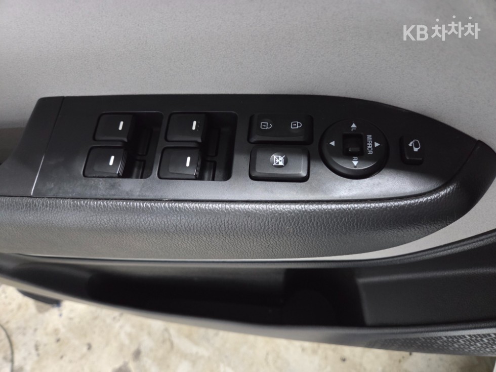 2022 - kia ray