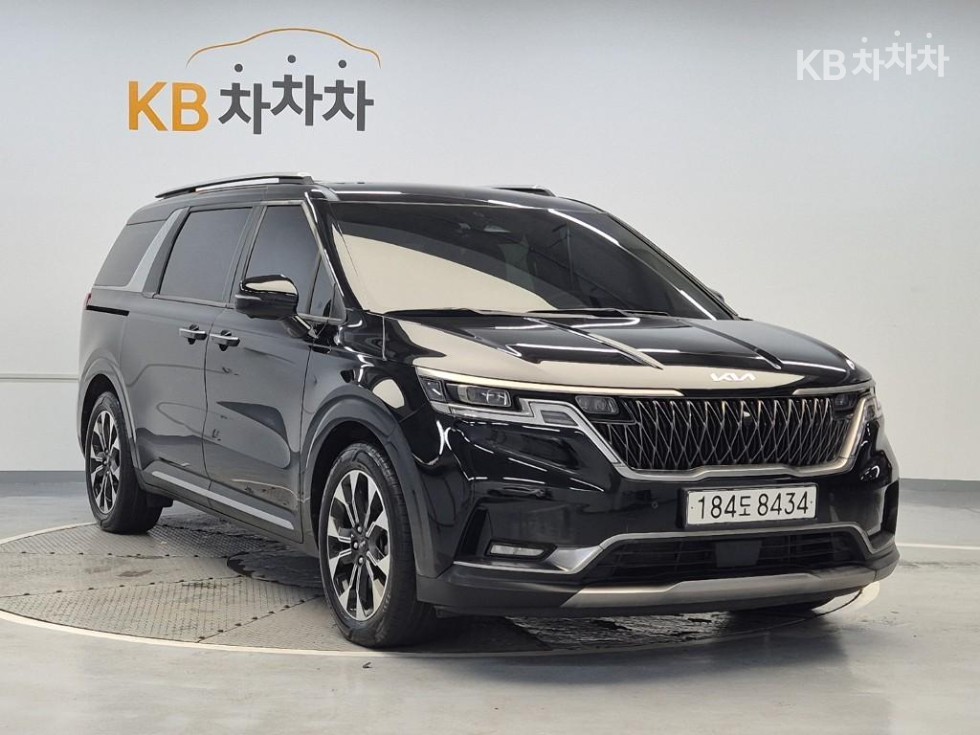 2023 - kia carnival