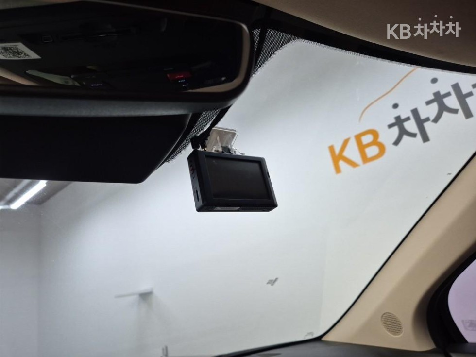 2023 - kia carnival