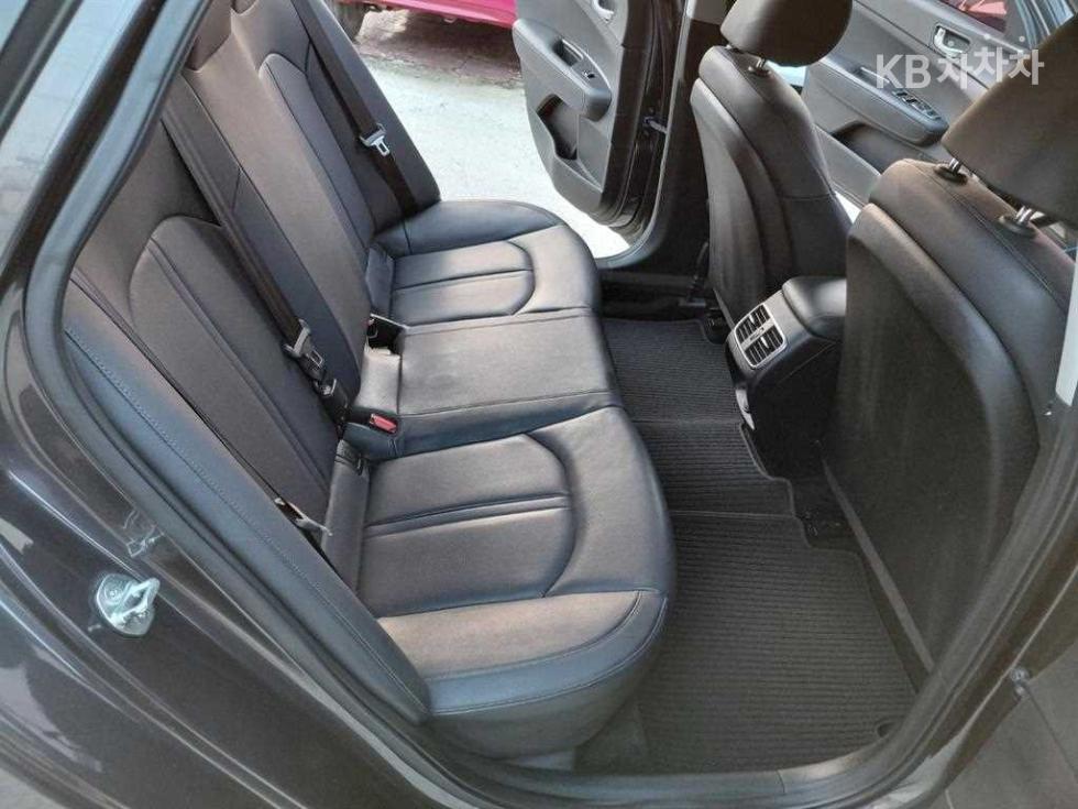 Kia K5 — miniaturë 7