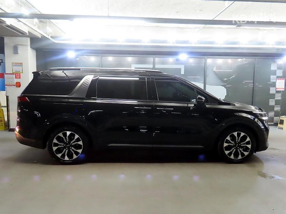 2022 - kia carnival