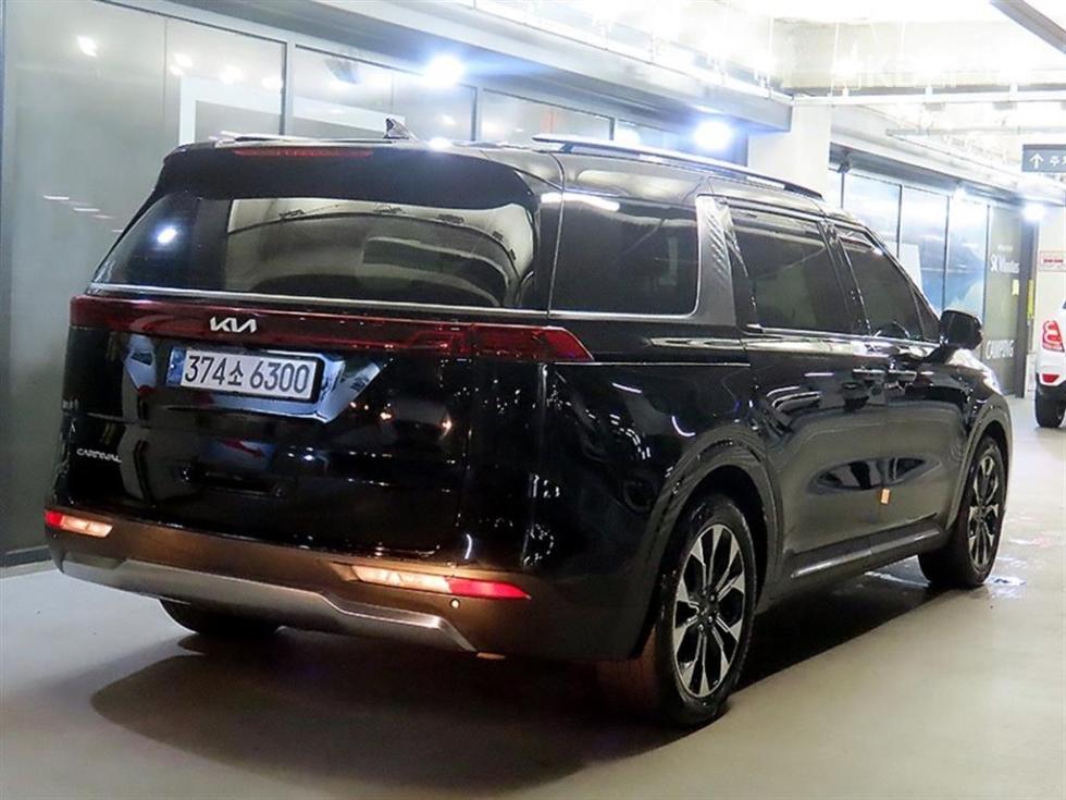 2022 - kia carnival